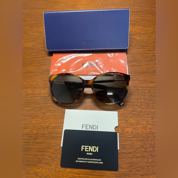 Sale $49 !! 
Authentic Fendi Brown Gradient Round Ladies Sun glasses 58 mm. - Picture 1 of 15